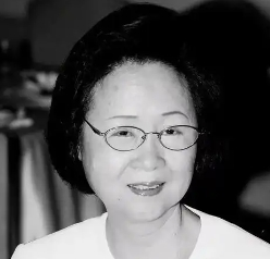 【新聞熱點】知名作家瓊瑤在淡水區家中自殺身亡，留下遺書告別世界